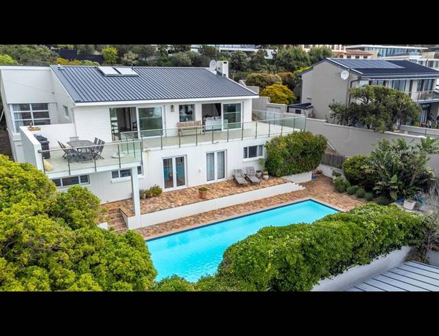 5 BEDROOM HOUSE FOR SALE IN LLANDUDNO